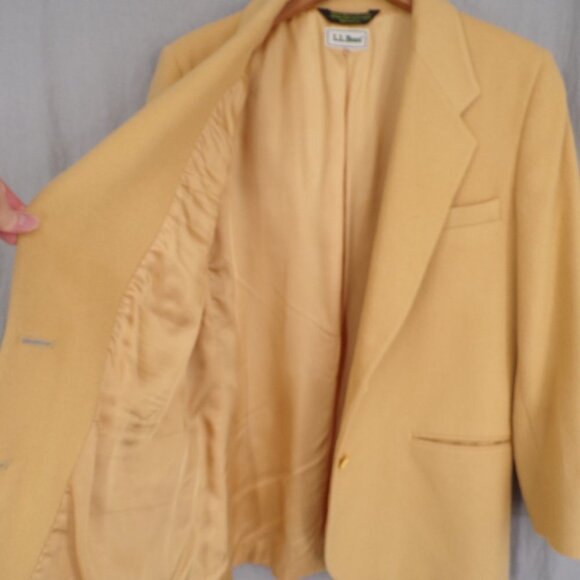 L.L. Bean Vintage Women's Blazer Jacket Wool/Cashmere Size 12P Two Button USA - Picture 3 of 9